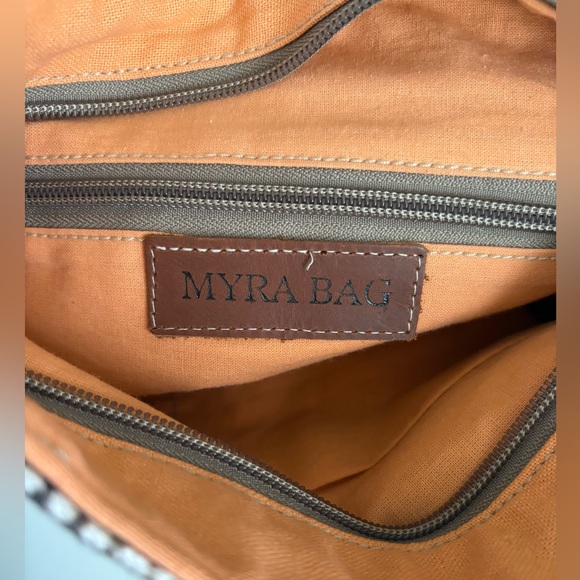 NWT Myra Bag Quad Desert Blooms Messenger Vibrant Geometric Multiple pockets. - Picture 10 of 11